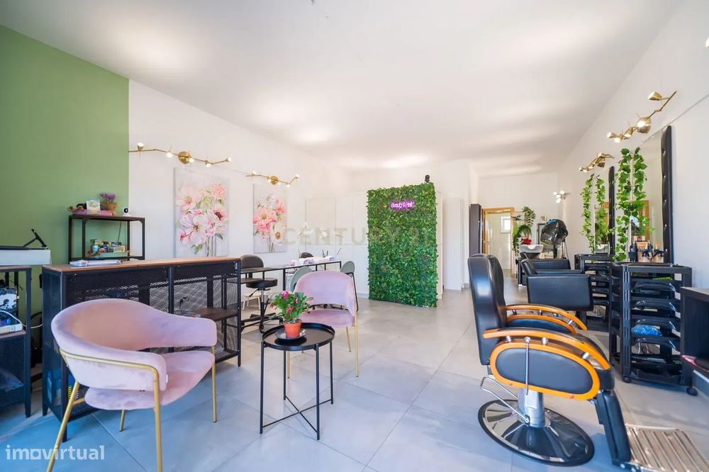 Unique Opportunity! Beauty Salon Transfer in Carcavelos