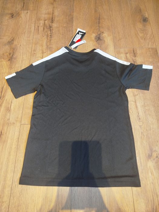 Koszulka adidas.