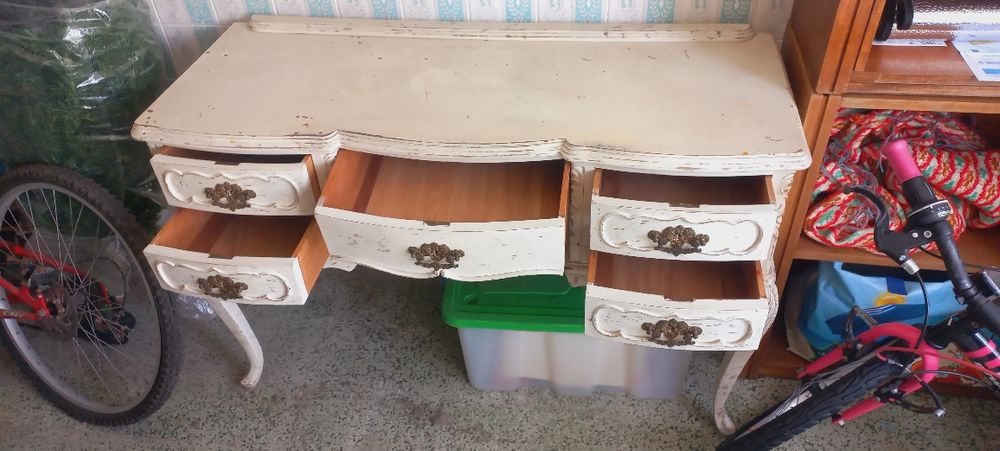 Movel/secretária antigo