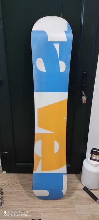 Prancha snowboard + fixadores + botas