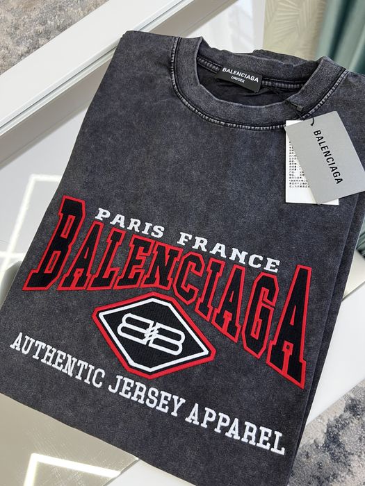 Футболка Essential Balenciaga unisex