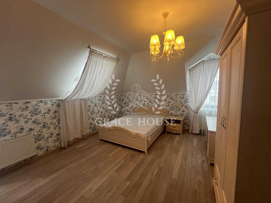 Продаж будинку 270м у лісу Старі Петрівці 15 соток землі перша лінія