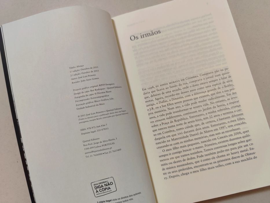 Livro: Abraço de José Luís Peixoto