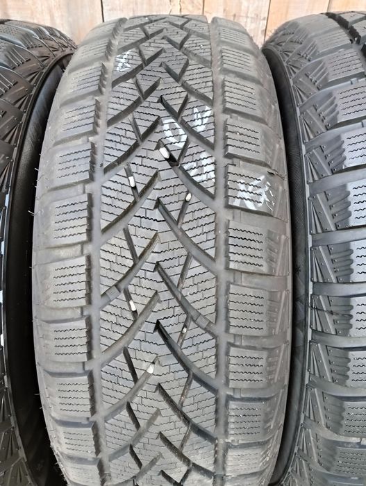 Sprzedam opony zimowe używane 205/65R15 2szt