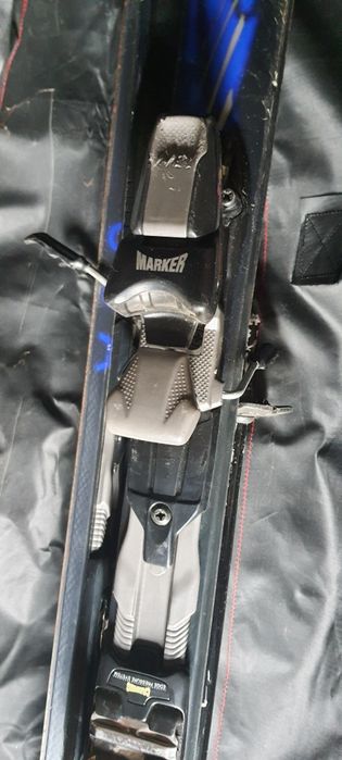 Комплект лыжи с палками и чехол