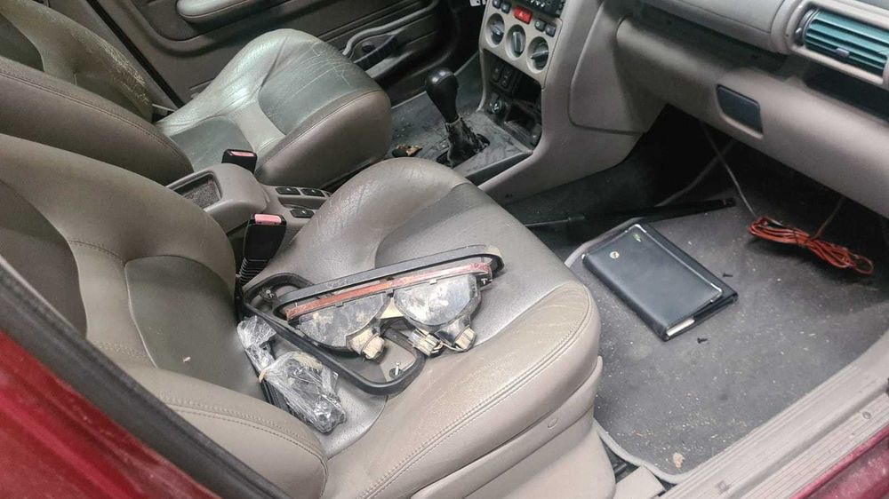 land rover Freelander bancos PELE e forras portas 350€