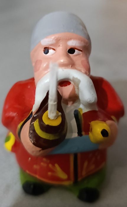 Фигурка КУРИЛЬЩИК с сигаретами