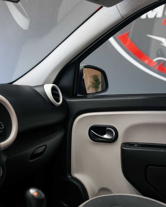 Renault - RENAULT TWINGO — photo 5