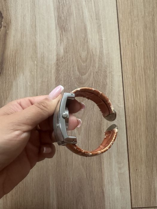 Zegarek damski na pasku