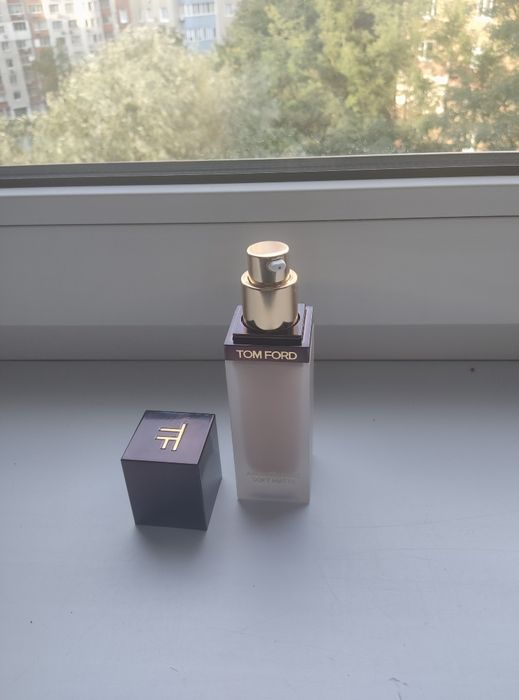 оригінальний тональний крем Tom Ford Soft Matte Blurring Foundation, відтінок 4.7 Cool Beige.