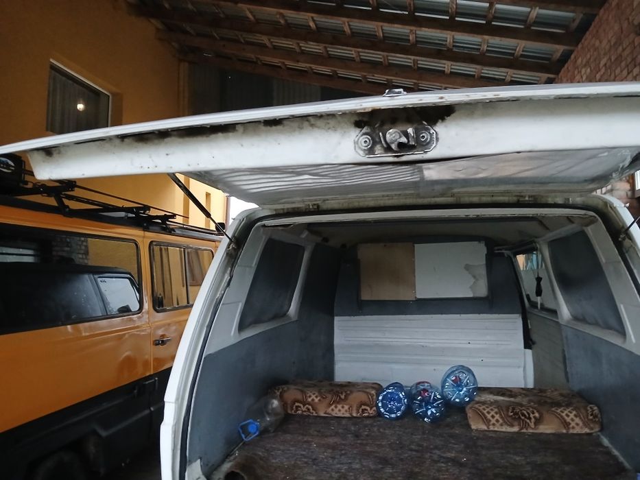 Бус VOLKSWAGEN TRANSPORTER 1.6 дизель в хорошому стані