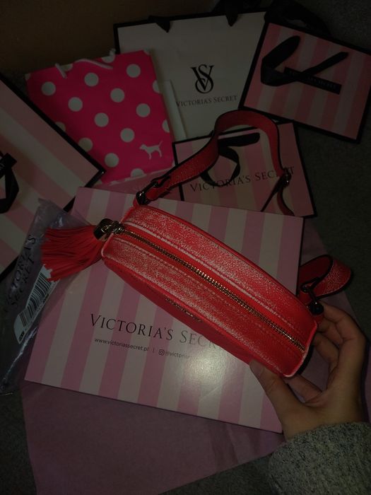 Torebka nerka Victoria's Secret czerwona saszetka
