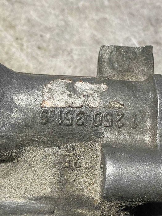 Кришка корпусу термостата BMW E32 E34 E24 E23 M30 12503519