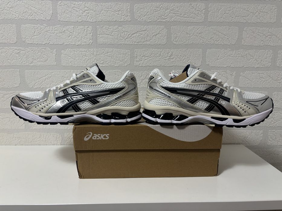 ASICS Gel-Kayano 14. Rozmiar 44