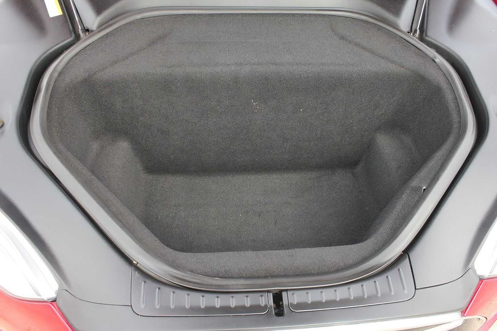 Tesla Model S P85D      2015