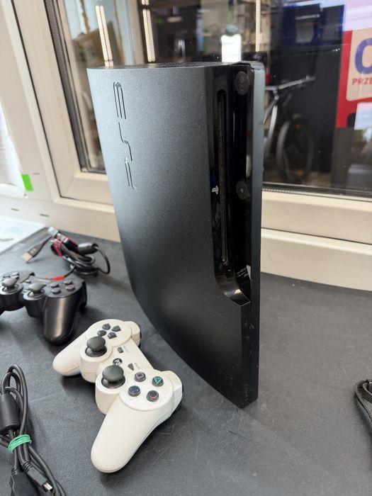 Konsola Sony PS3 Slim + 2 pady + kable