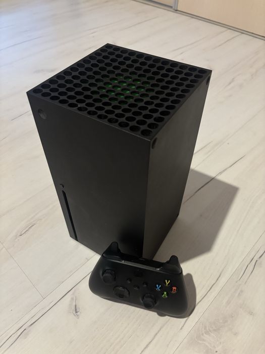 Xbox series x 1tb 3 gry 2 pady