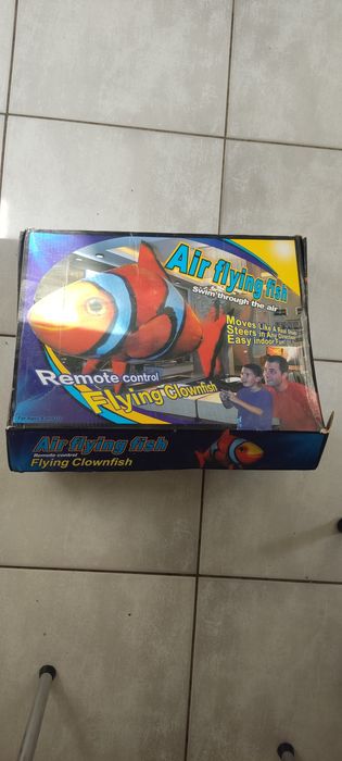 Игрушка летающая управляемая рыба