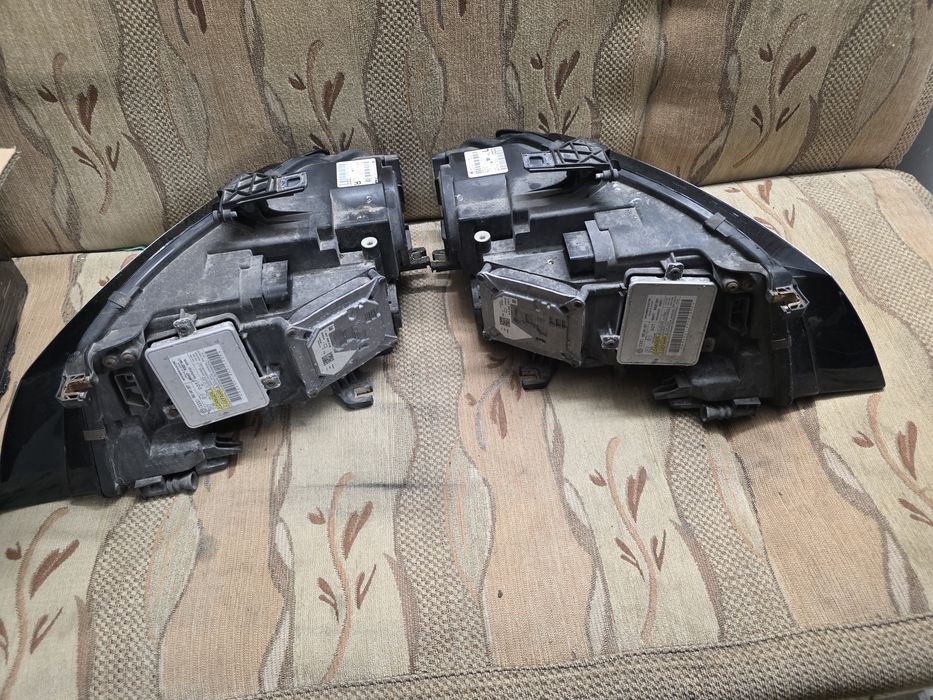 Audi a4b8  lampy przód prawa lewa komplet oryginalny 8K0941003C europa
