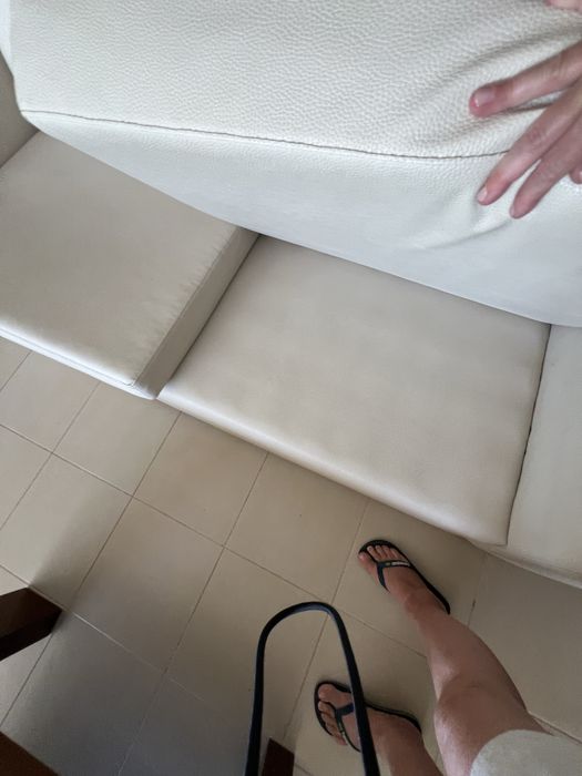 Sofas em pele cor branca