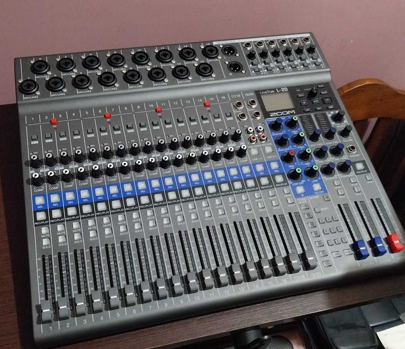 zoom livetrak l20