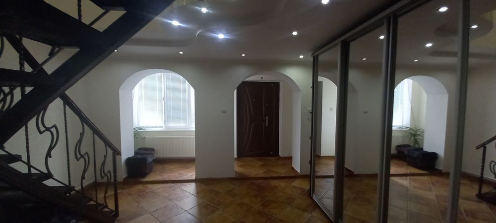 Продам добротний будинок м. Роздільна