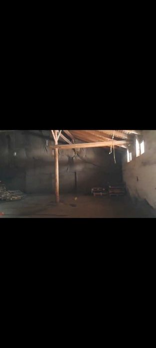 Здається в Оренду склдське приміщення, центр міста, без рампи