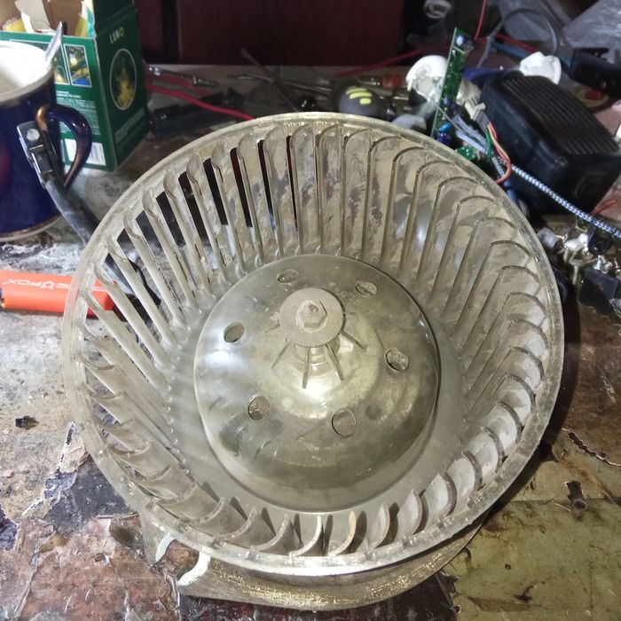 Двигун пічкі салону автомобіля Nissan Sanny B11.