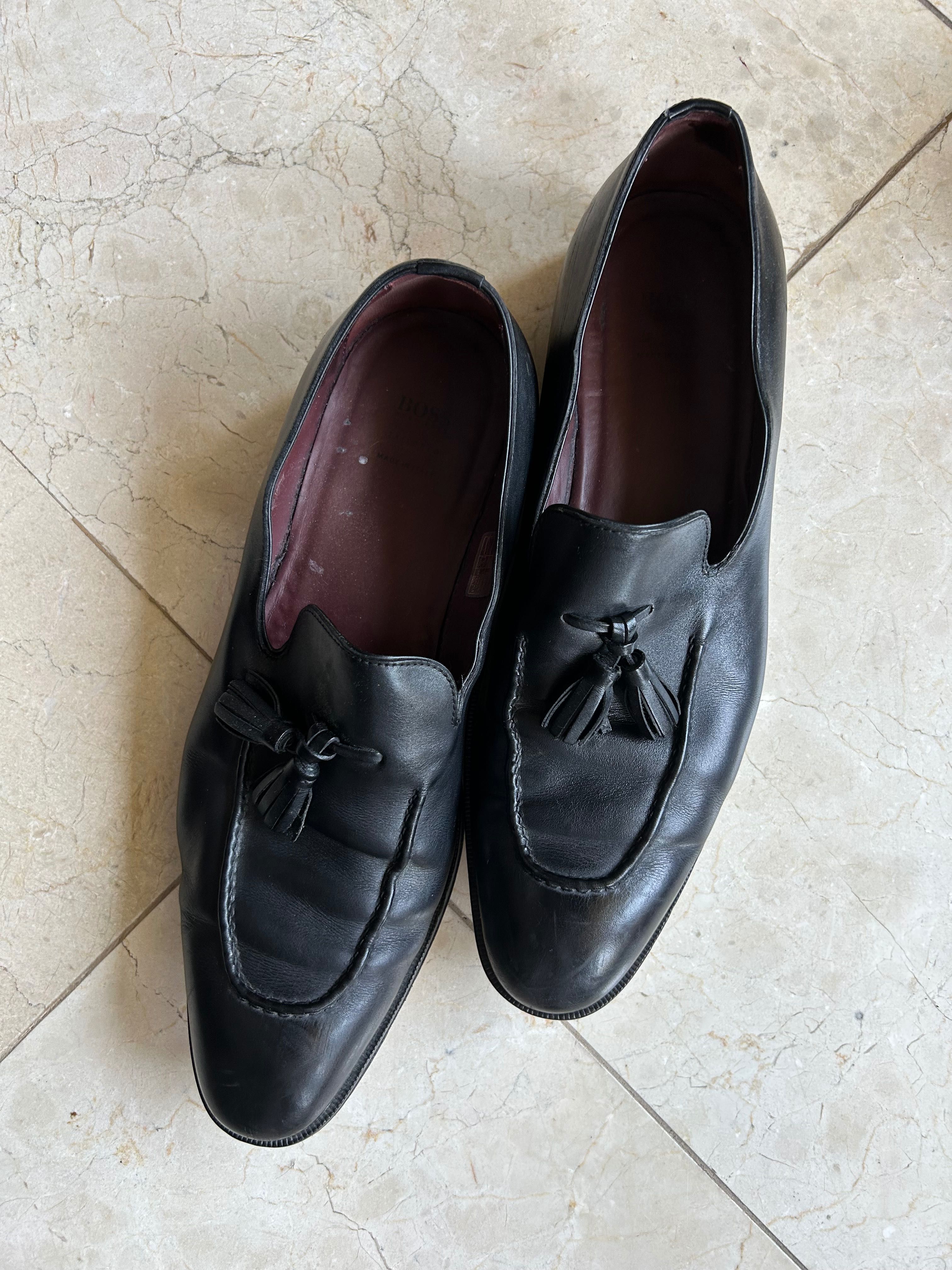 Sapatos com berloques pretos :: BOSS Belém • OLX Portugal