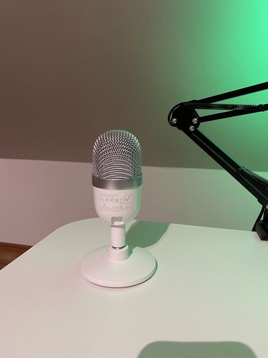 Mikrofon razer seiren mini- stan idealny