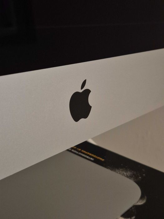 iMac de 21,5 polegadas. Funciona lindamente!