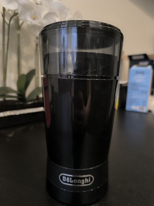 Młynek do kawy DeLonghi KG200