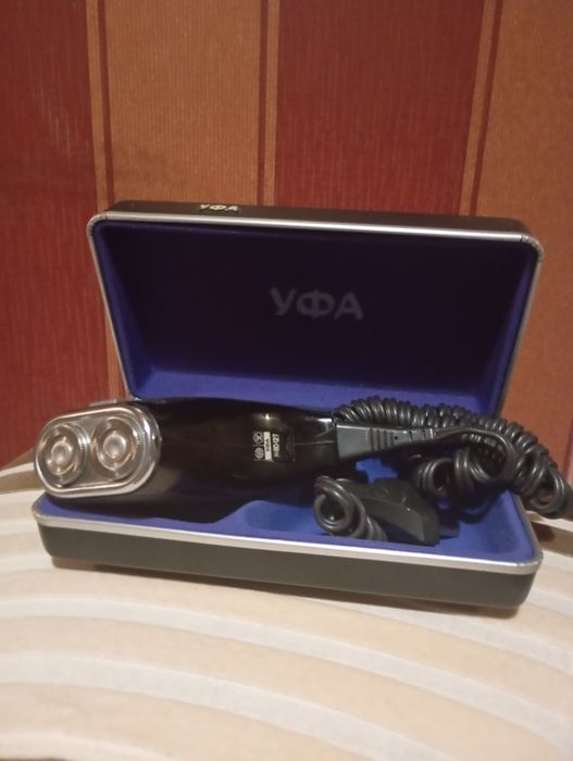 Електро бритва працює