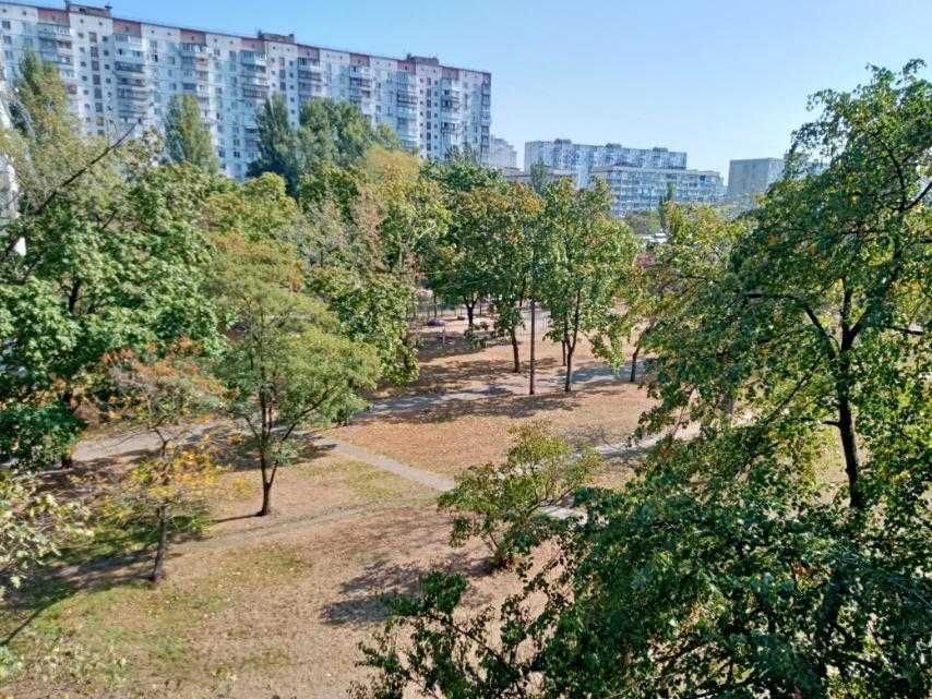 Подобово, погодинно, вул. Йорданська 24"Б"  м. Оболонь.