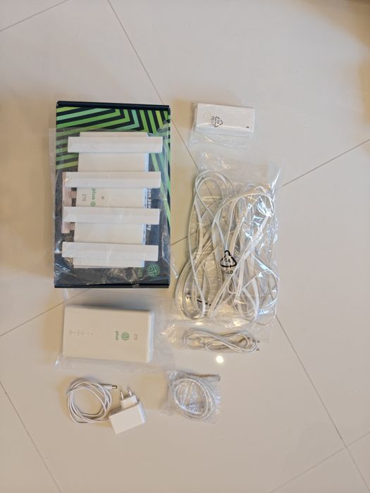 Modem zewnętrzny ZTE MC889 + Router ZTE T3000 5G