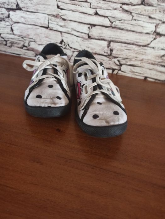 Trampki dziewczęce r.34
