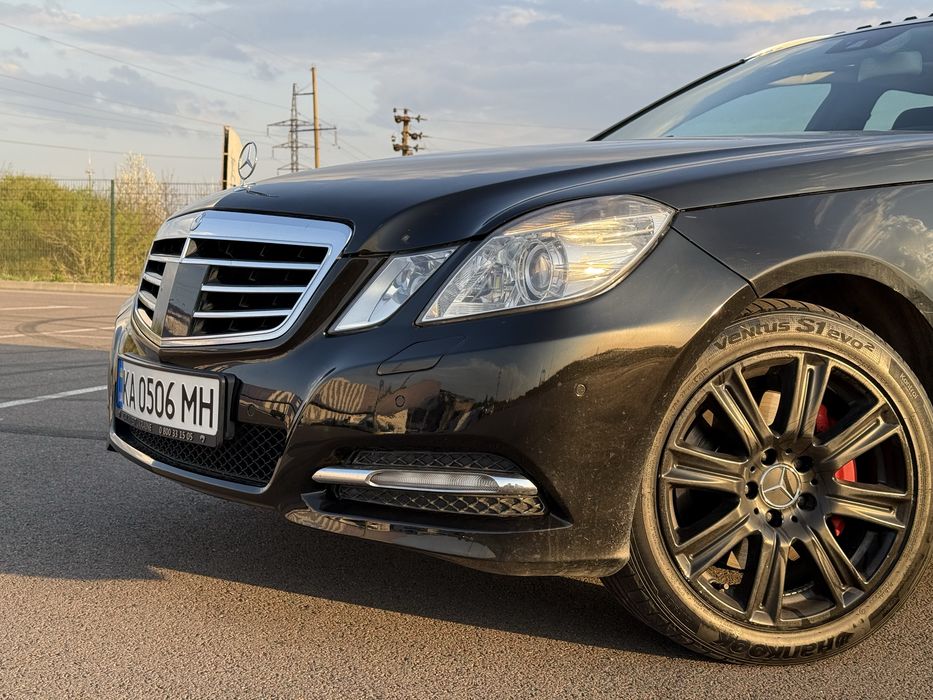 Mercedes-Benz E250 CGI BlueEFFICIENCY W212 2011