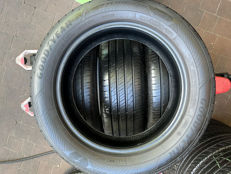 4x 205/55/16 Goodyear EfficientGrip Performance 2  91V  Jak NOWE  2023 rok .
