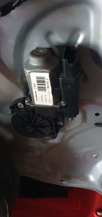 Продам моторчик сьеклоподъемника Kia pro ceed левый
