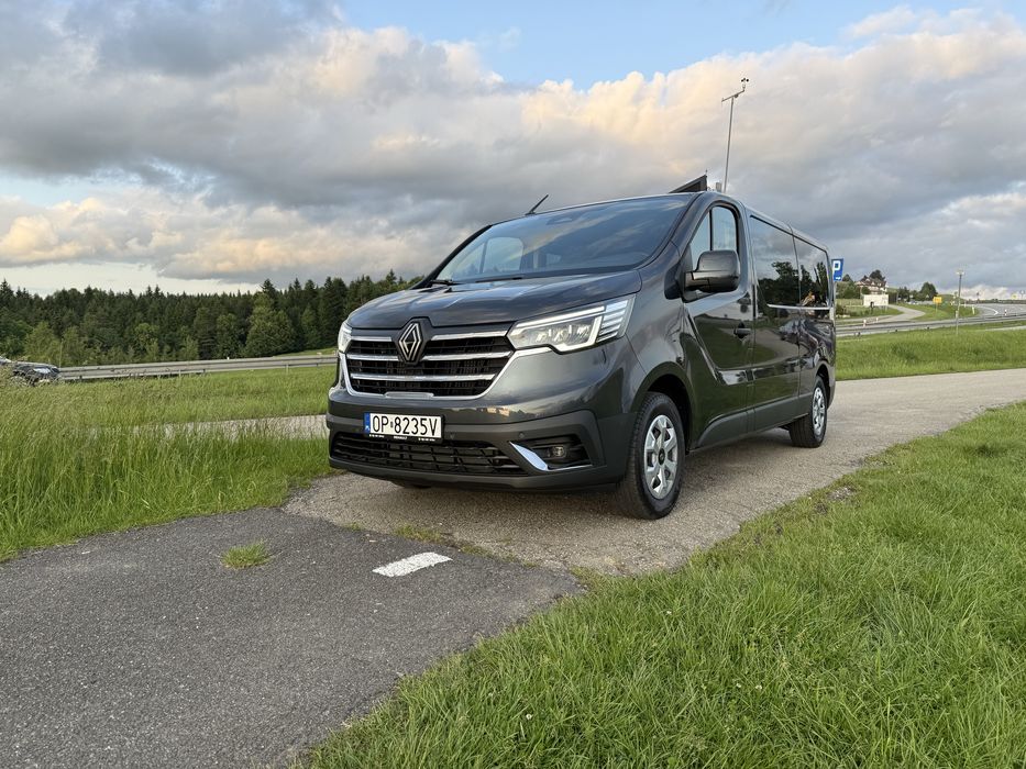 Wynajem busa 9 osób. 2025 rok