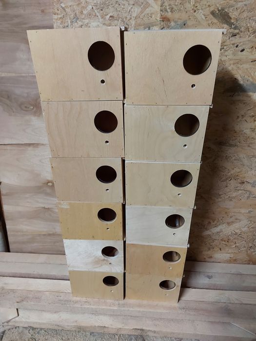 Budki lęgowe dla papug falistych