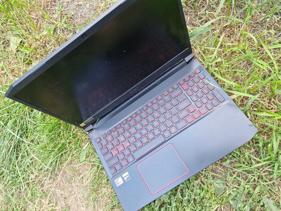 Ноутбук Acer ryzen 7 1650 4gb