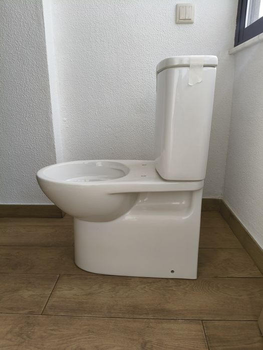 Sanita  nova Roca  com tanque e tampa