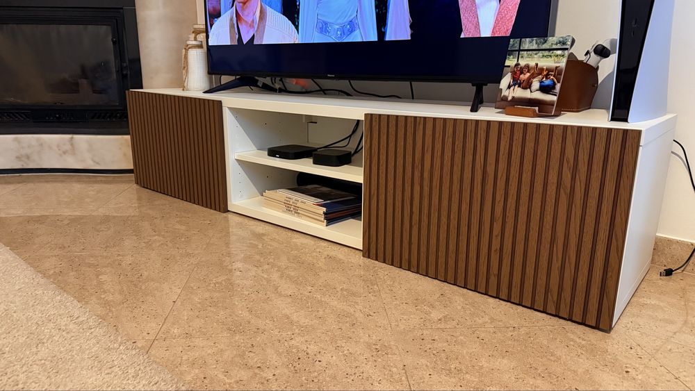 Movel de TV Besta - Ikea - Perfeito estado