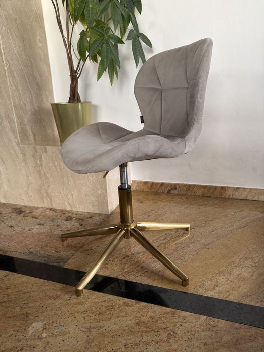 Sprzedam krzeslo kosmetyczne jak nowe