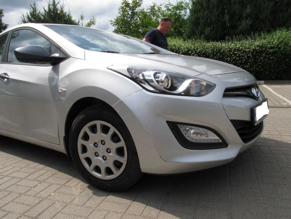 Sprzedam HYUNDAI i30 rocznik 2014 benzyna