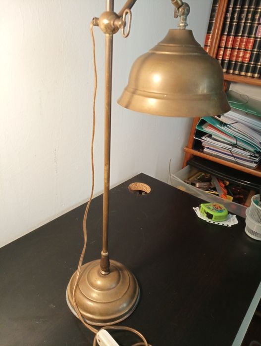 Candeeiro de mesa antigo em bronze ou latão - Vintage	Art deco*