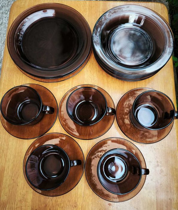 Conjunto Louça Vintage Vereco France 20 (Pratos e Chávenas - 20 Peças)