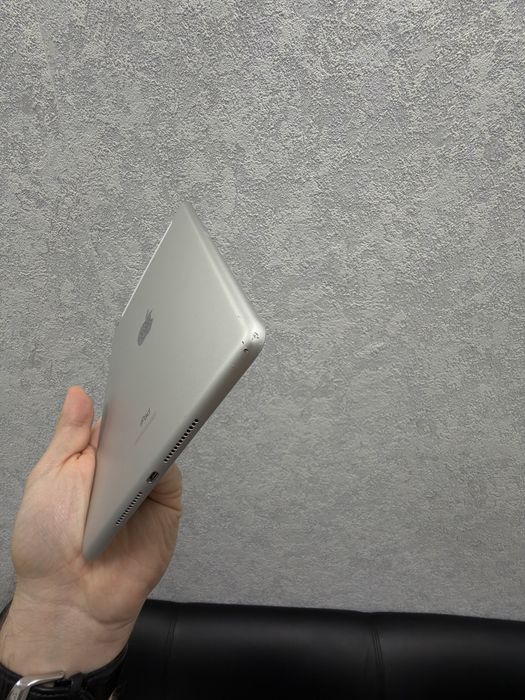 Планшет Apple iPad 7 128 GB Wifi+LTE Silver