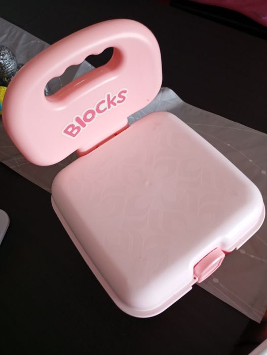 Legos para bebé em cadeira